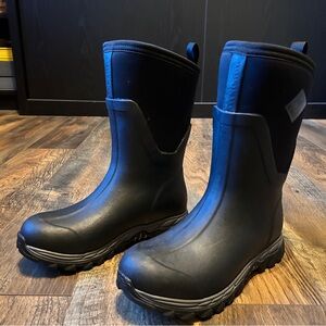 ~*~ Muck Boots Women’s Arctic Sport II Mid Black 8 ~*~